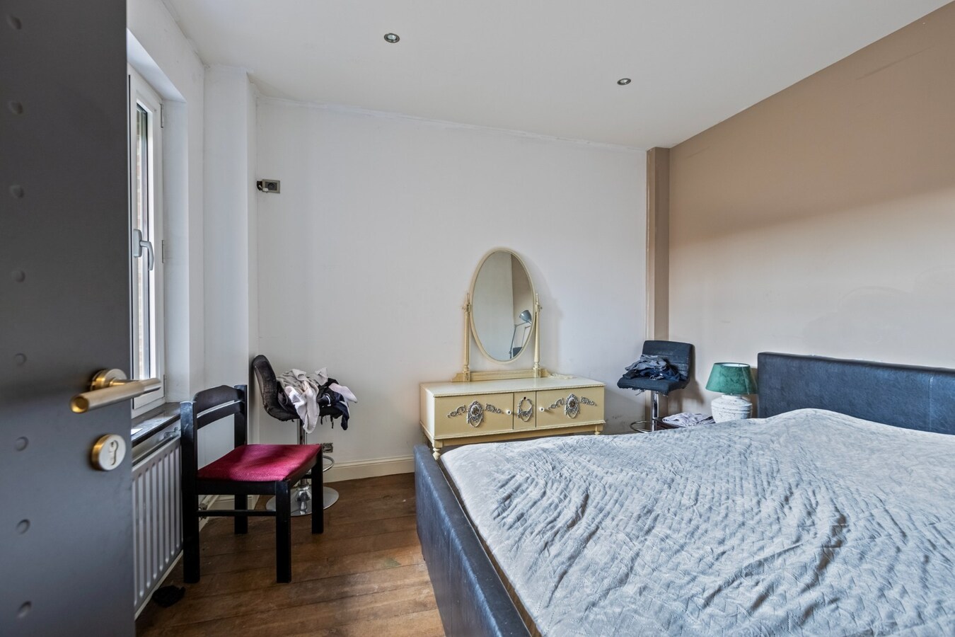 Ruim appartement gelegen op de 1ste verdieping in het centrum van Maaseik! 