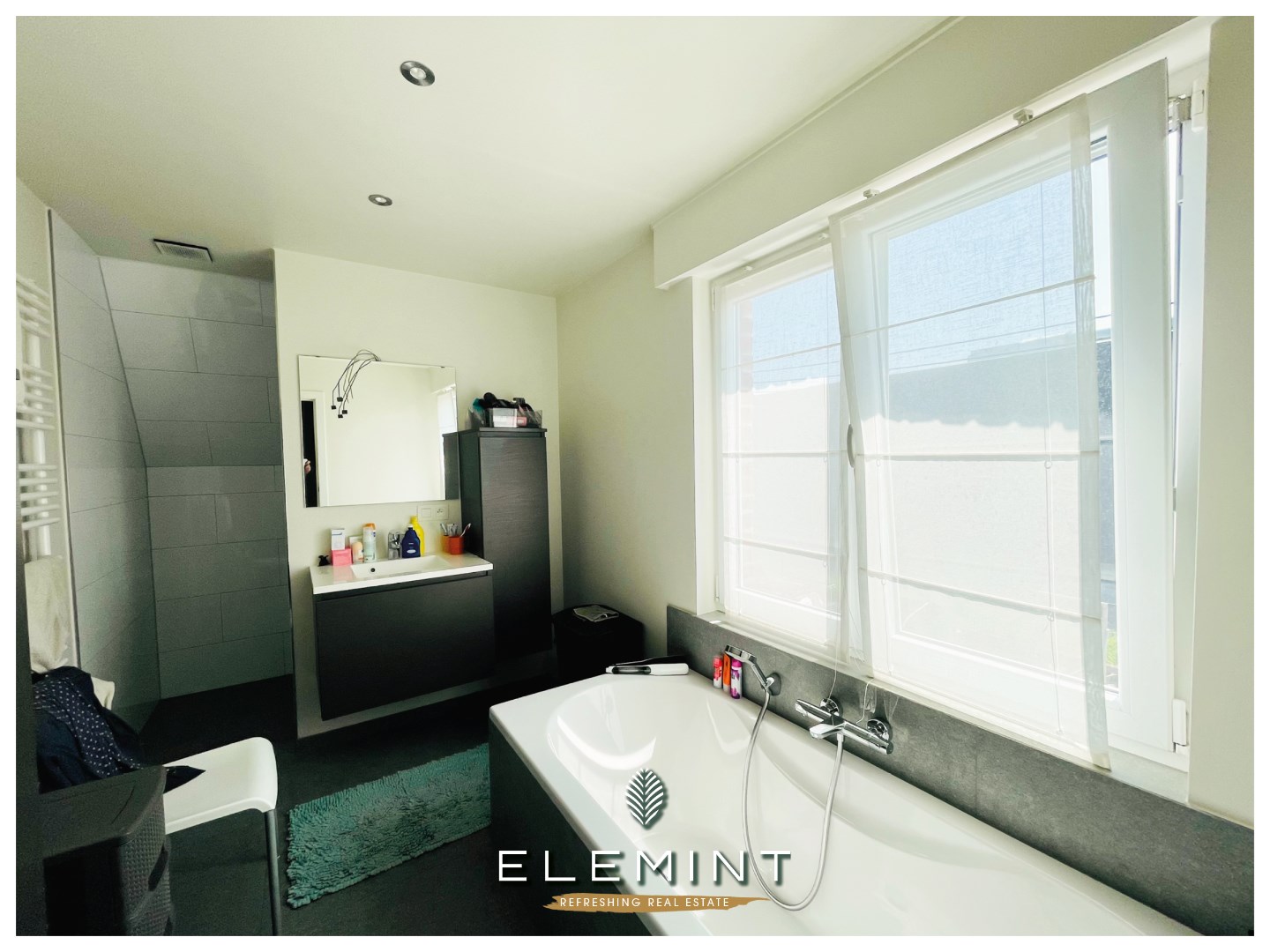 Woning met recent magazijn 