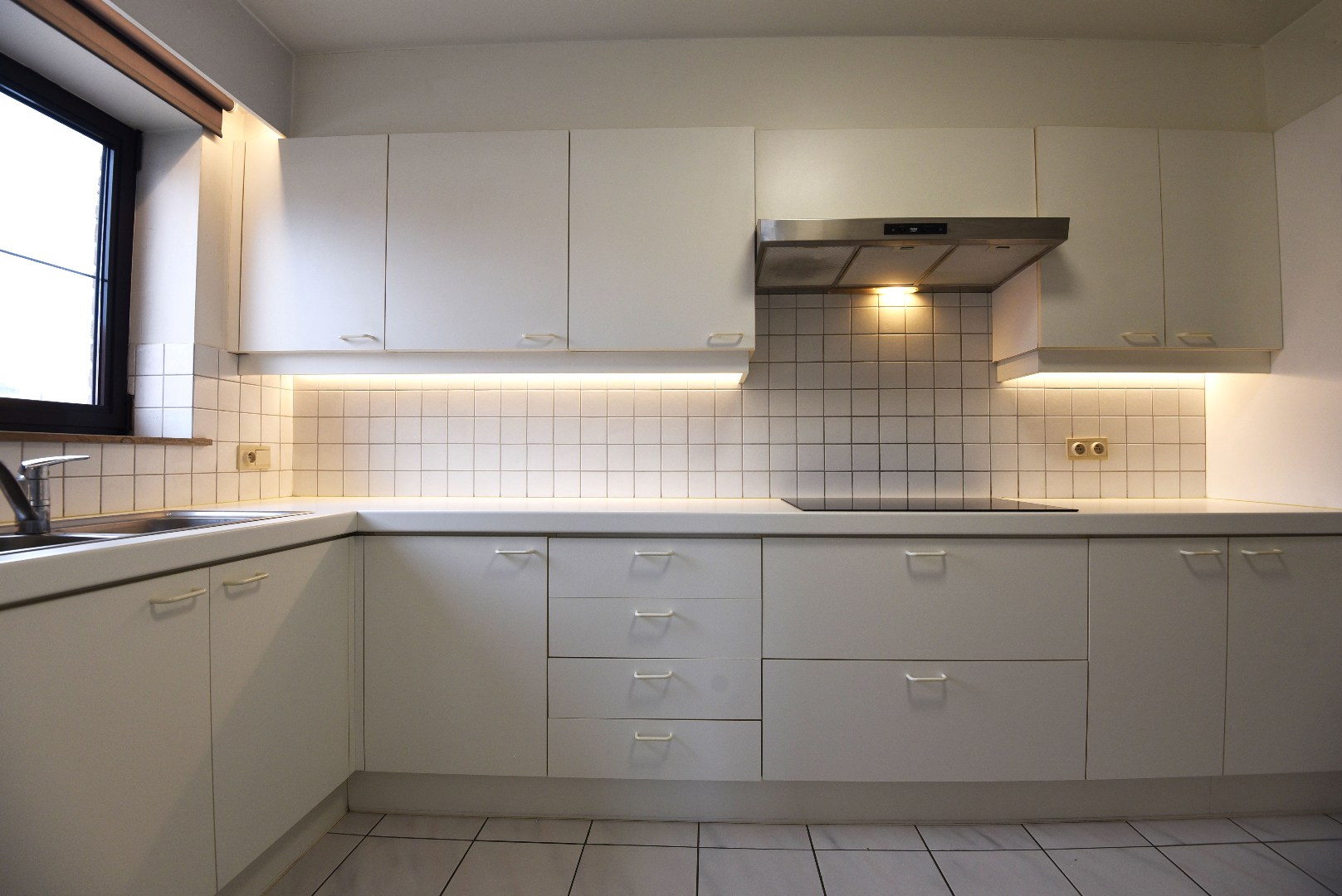 Ruim appartement met 2 slpks en ondergrondse autostaanplaats 