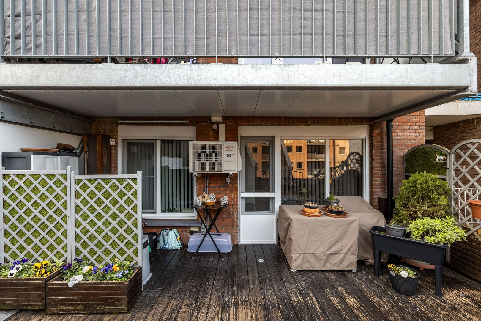 Appartement met twee slaapkamers, ruim terras en uniek parkzicht 