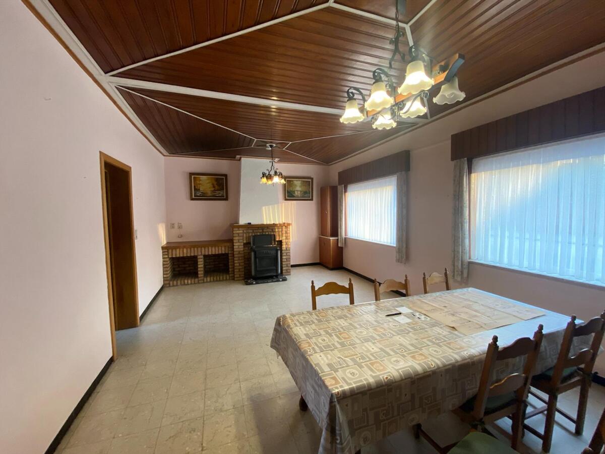 Verrassend ruime woning in het centrum van merkem 