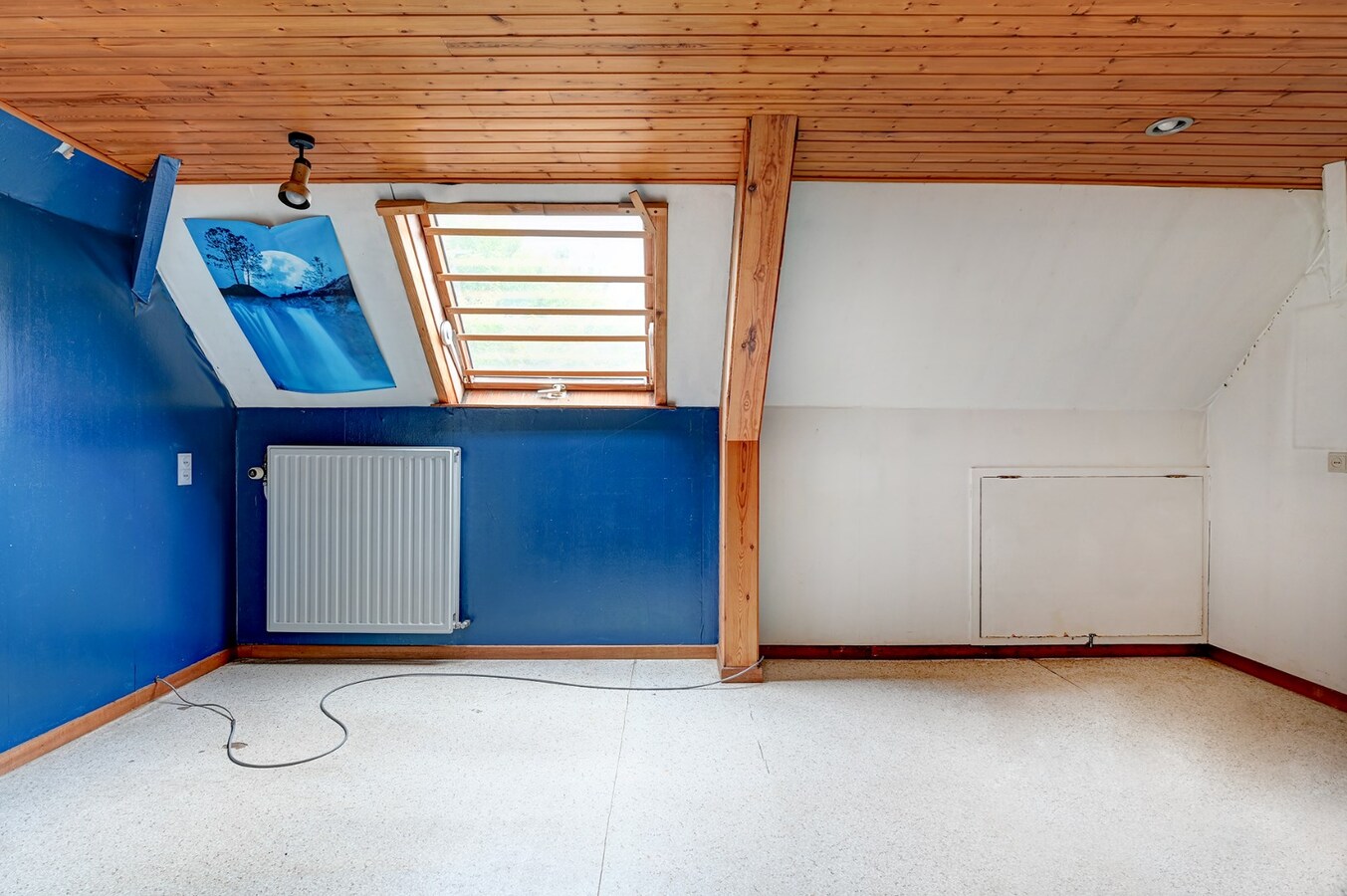 Ruime woning met werkplaats op een perceel van circa 30 are 
