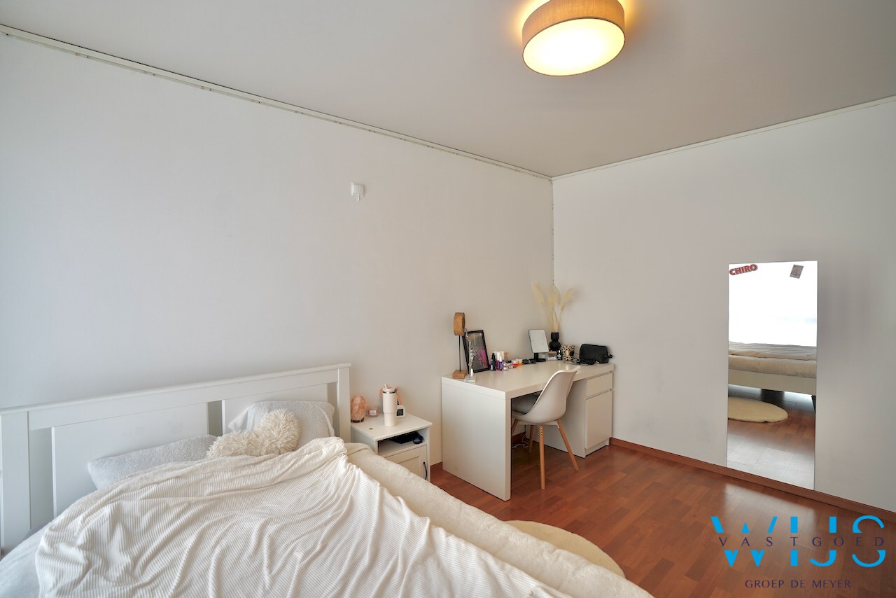 Instapklaar en verrassend ruim appartement op toplocatie in het centrum van Ertvelde! 