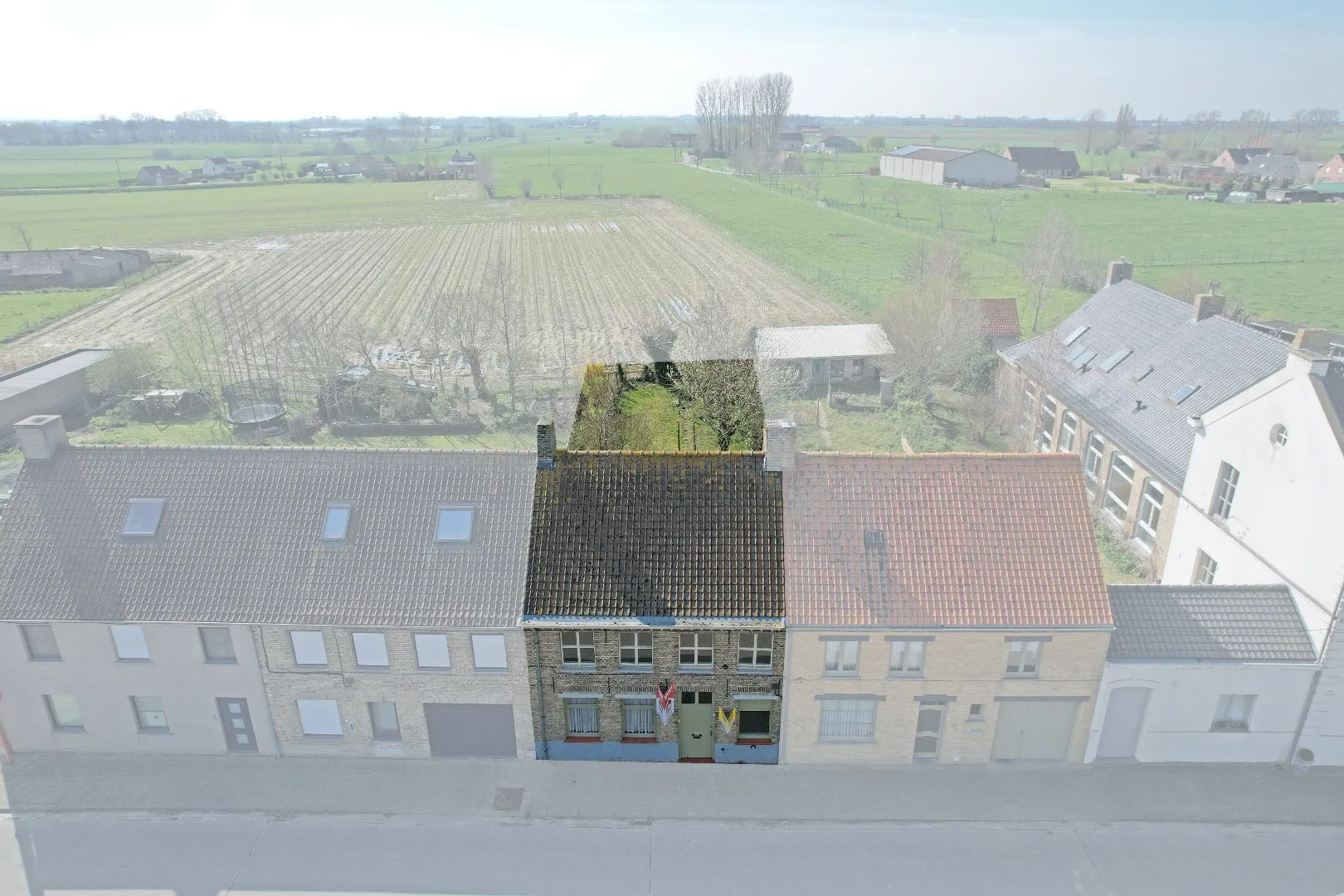 Rijwoning met prachtige verzichten te Pollinkhove!