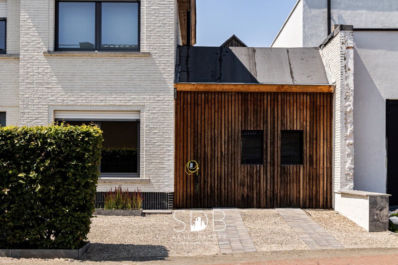 Prachtige hedendaagse villa met gezinstuin en zwembad op 1.387m² 