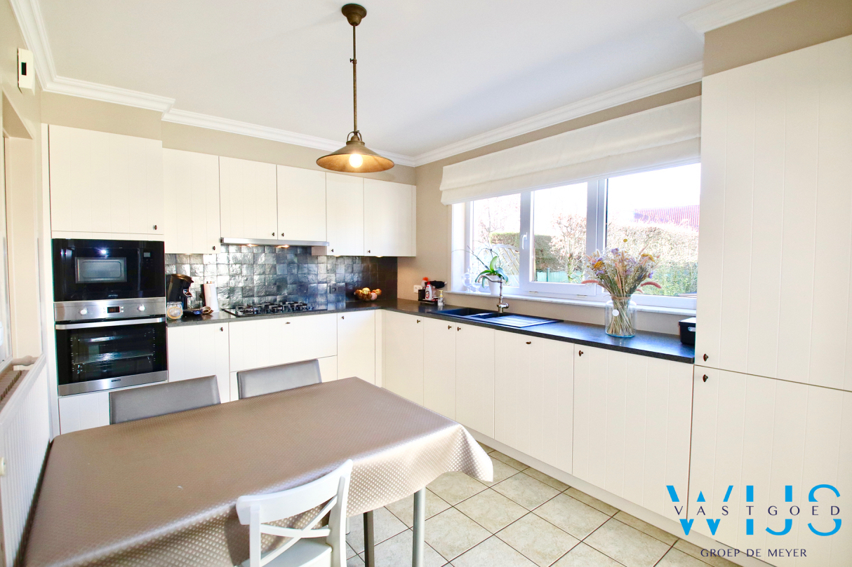 Prachtig instapklaar woonhuis in rustige woonwijk te EEKLO! 