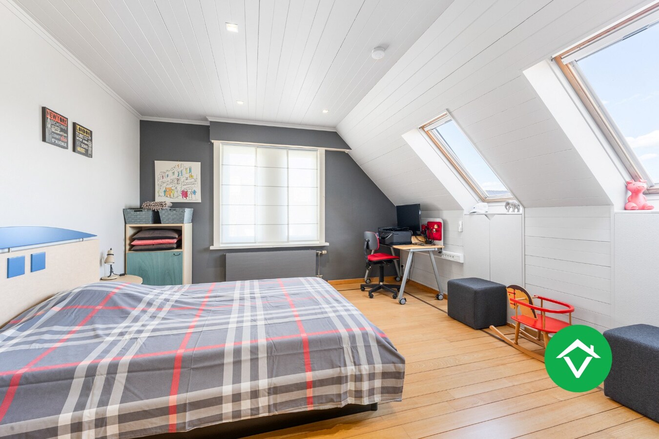 Alleenstaande woning met 5 slaapkamers en garage te Torhout 