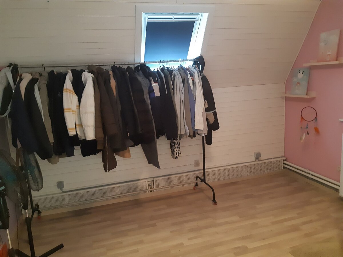 Praktische gezinswoning met leuke tuin. 