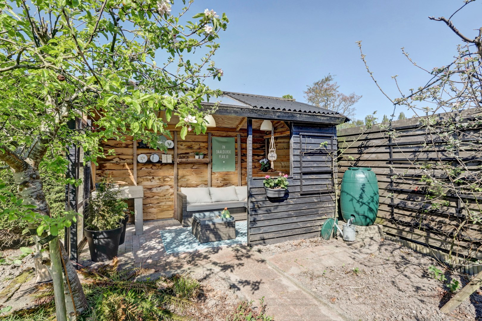 Eengezinswoning verkocht | onder voorbehoud in Oudebildtzijl