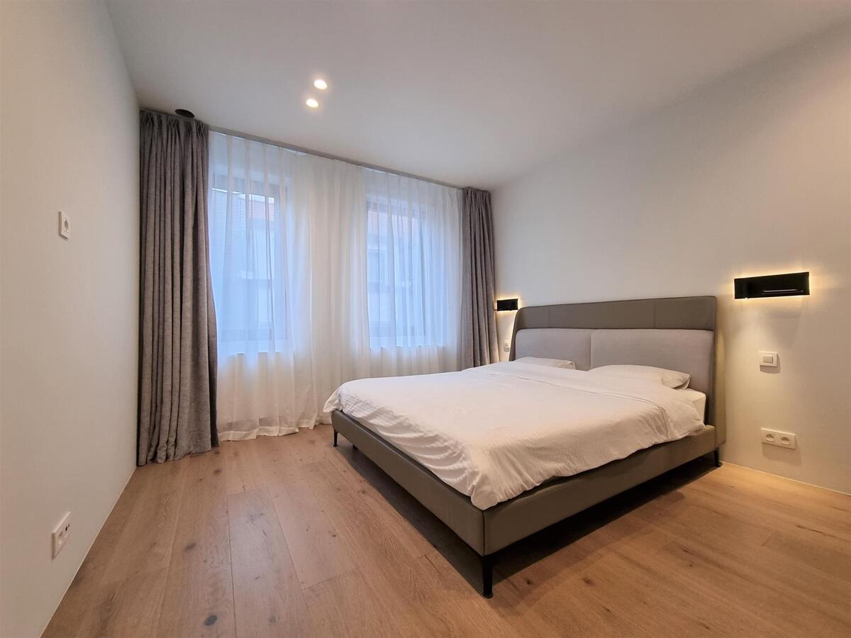 Subliem gerenoveerde woning met 5 slaapkamers &amp; 3 badkamers - Heist 