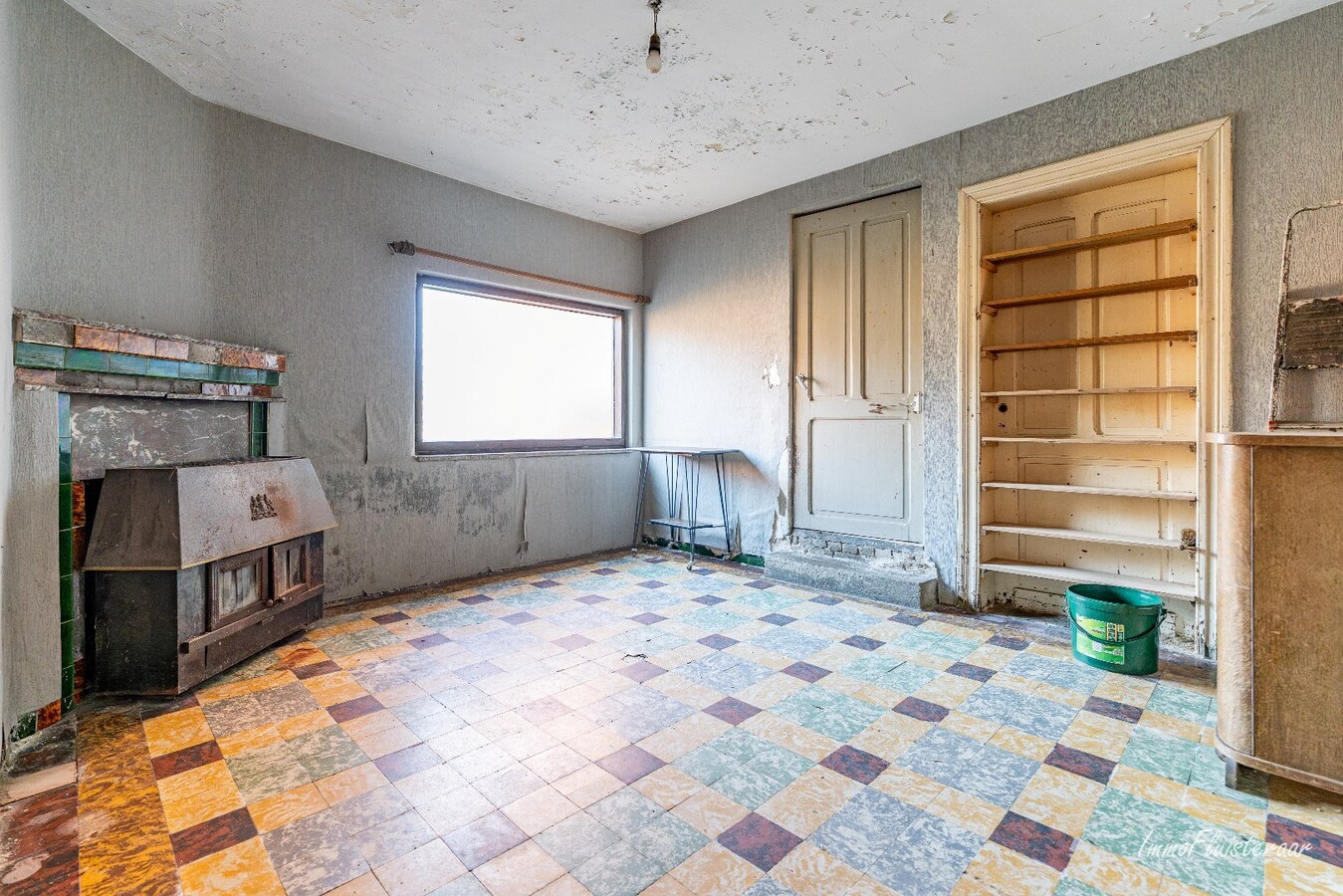 Renovatable farmhouse with stables and pastures on approximately 7 hectares in Hechtel-Eksel. 