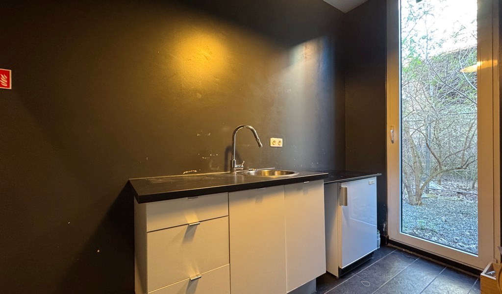 Kantoorruimte te huur op zichtlocatie langs N155 te Berchem