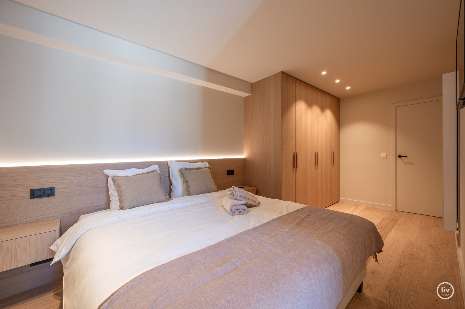 Projet de rénovation luxueux comprenant 3 chambres, situé sur l'avenue Dumortier (largeur de façade de 7 mètres). 