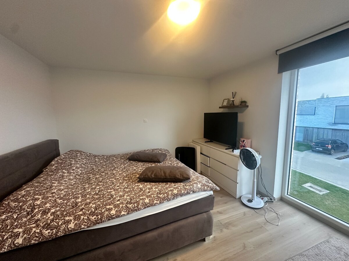 Centraal gelegen nieuwbouwwoning met drie slaapkamers 