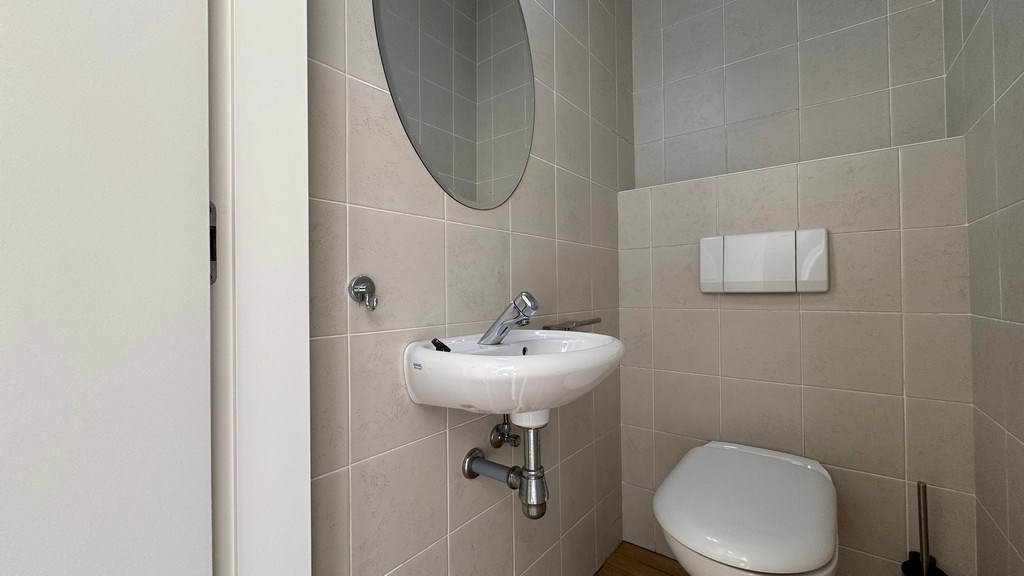 Instapklaar kantoor te huur nabij N12 in Schilde