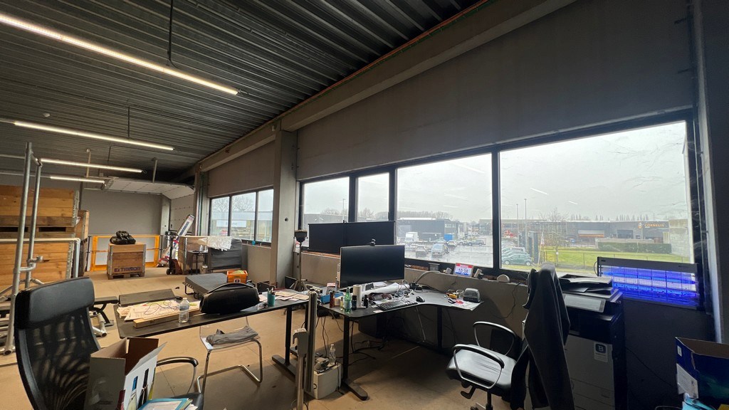 Recent magazijn te huur in Evergem