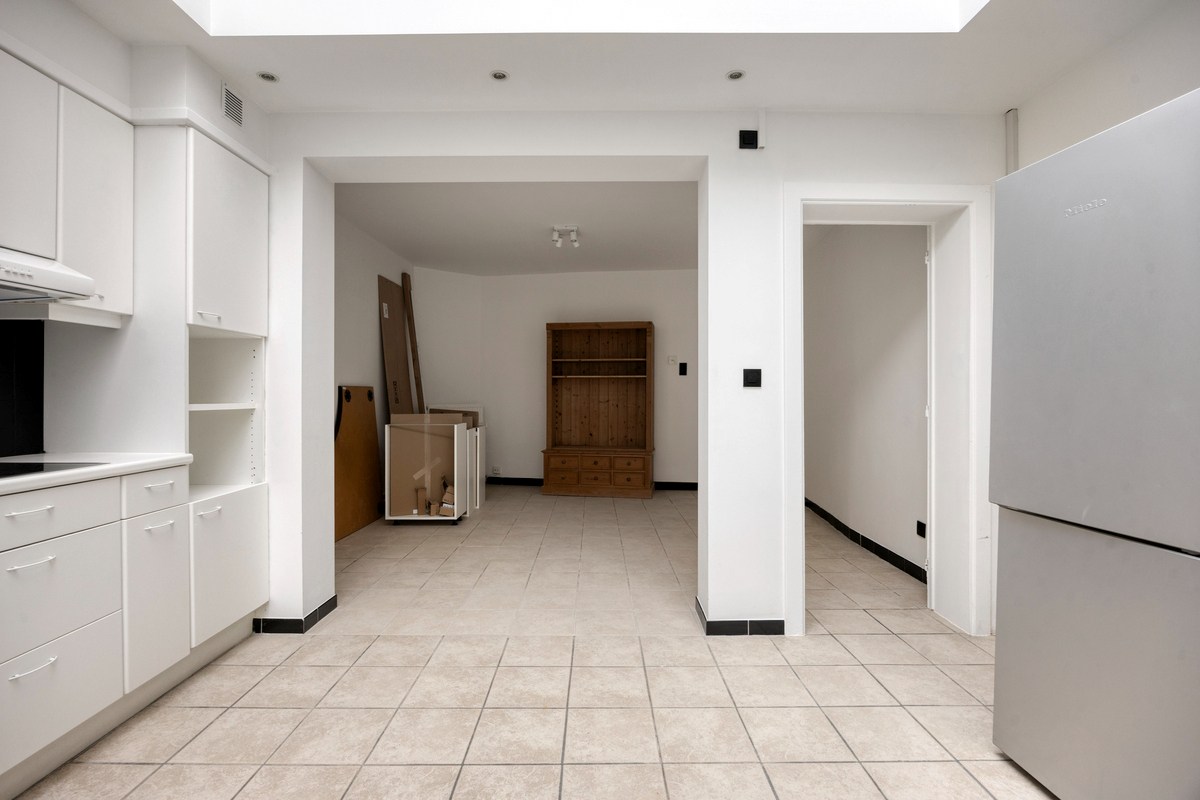 Woning met 4 slaapkamers, 2 badkamers, terras in centrum Leuven ! – EPC 187 kWh/m² - bewoonbare opp. 184m² 