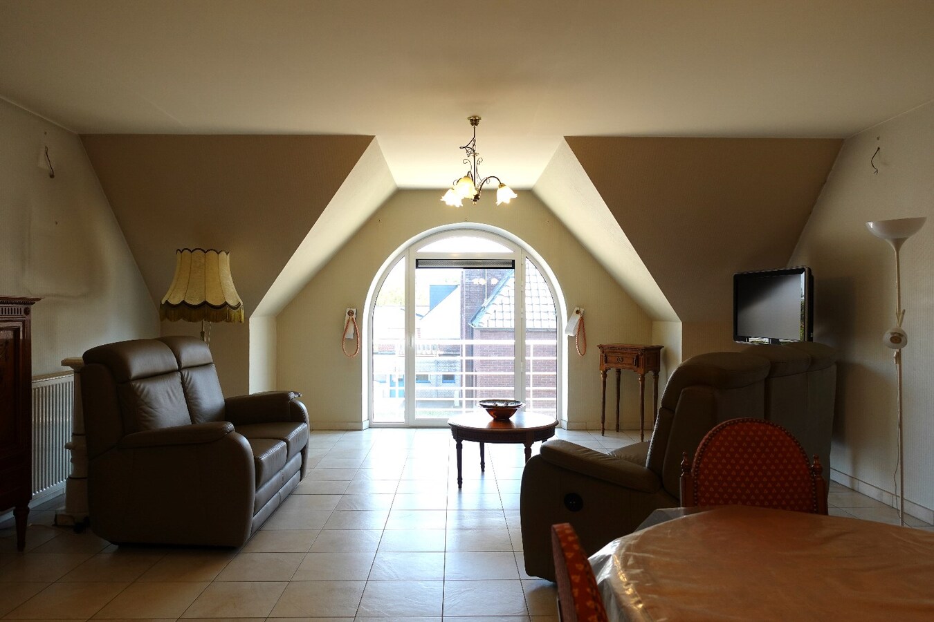 Ruim appartement te koop in Residentie Permeke op een uitstekende locatie te Jabbeke 