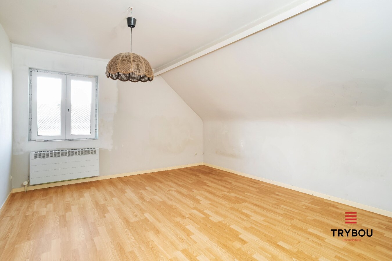 Rustig gelegen, vrijstaande woning aan de rand van het centrum van Merkem 