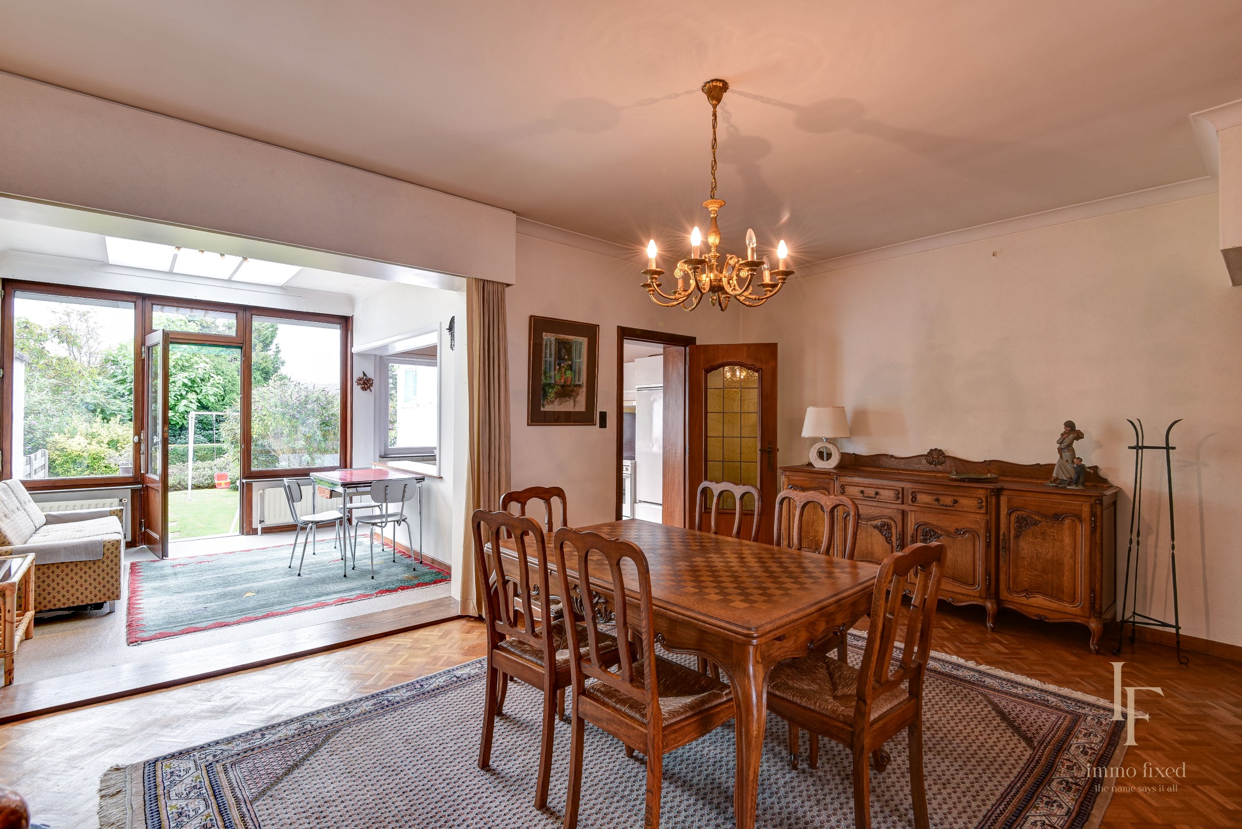 Te renoveren woning met tuin en garage in Wilrijk! 