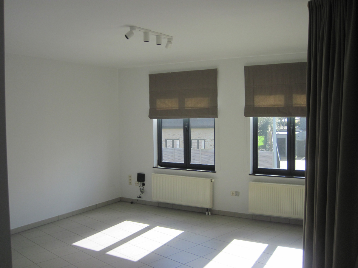 Lichtrijk appartement in centrum Asper.  GEEN VASTE KOSTEN ! 