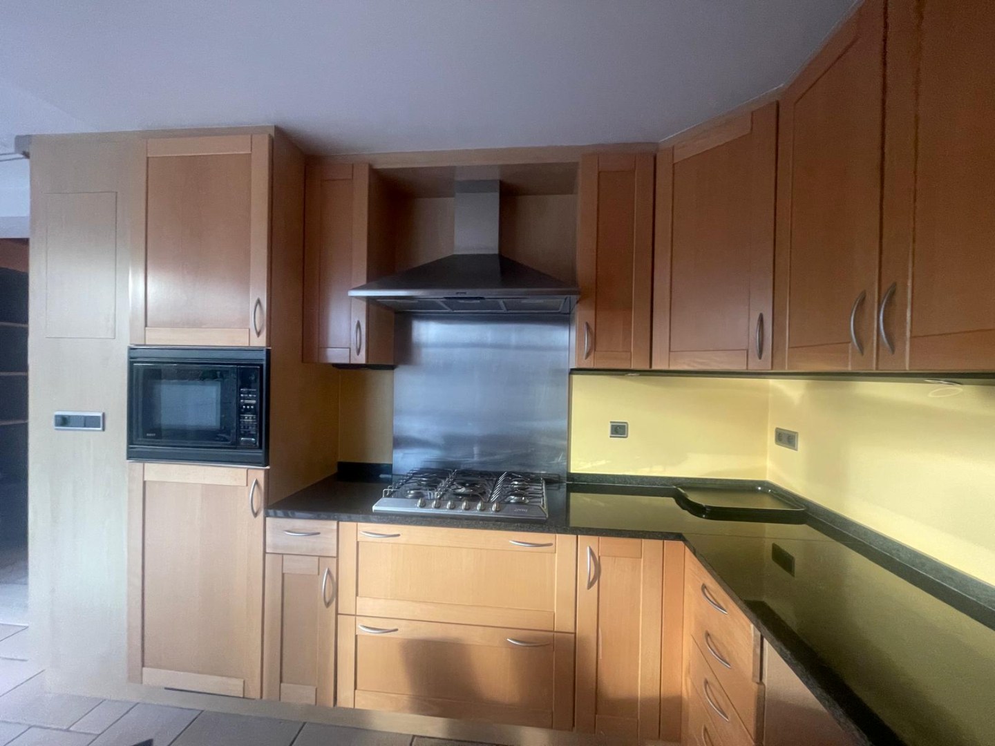 Gezellig woning met 3 slaapkamers en tuin met tuinberging gelegen te Geel! 