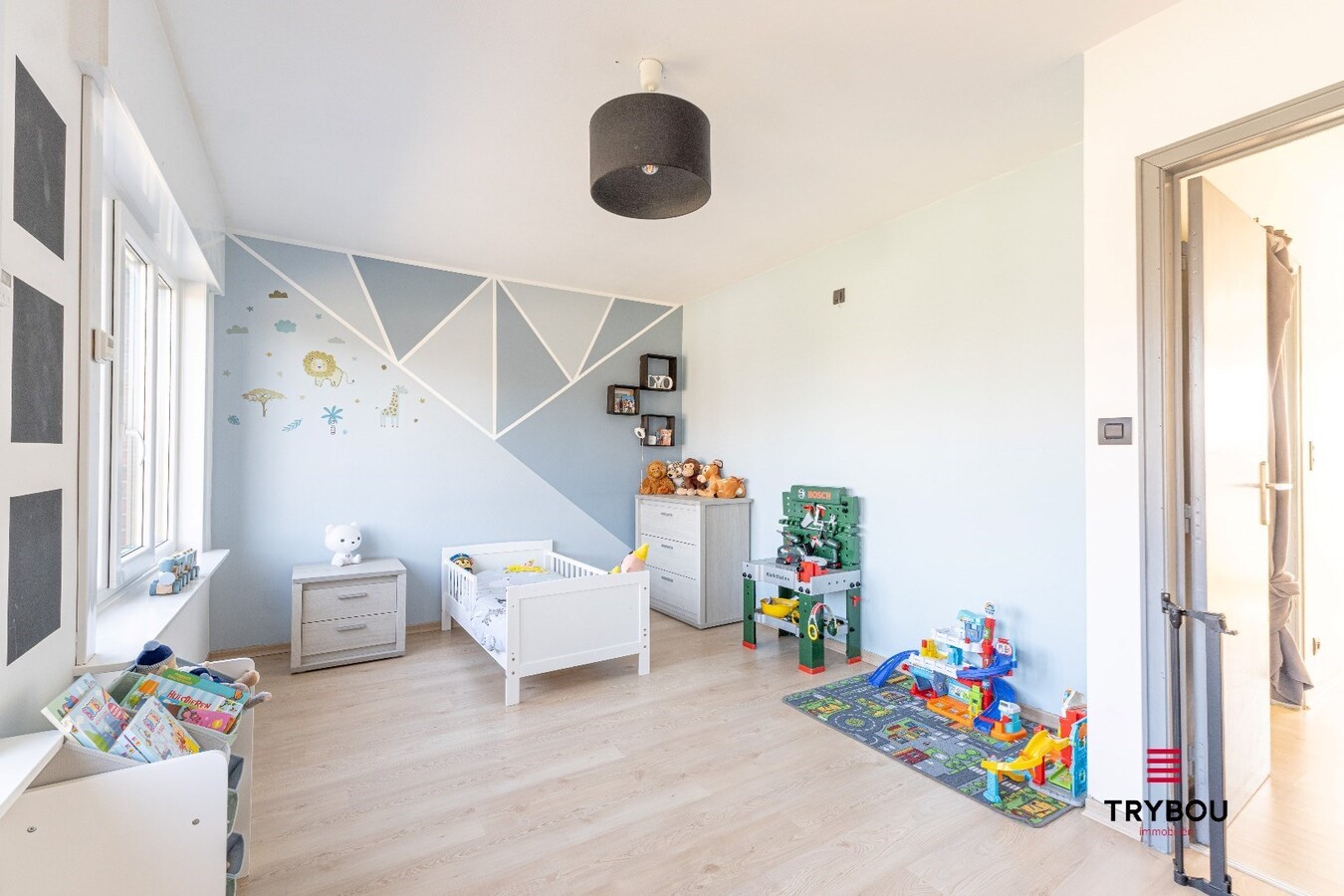 Zeer ruime gezinswoning in het centrum van Houthulst 