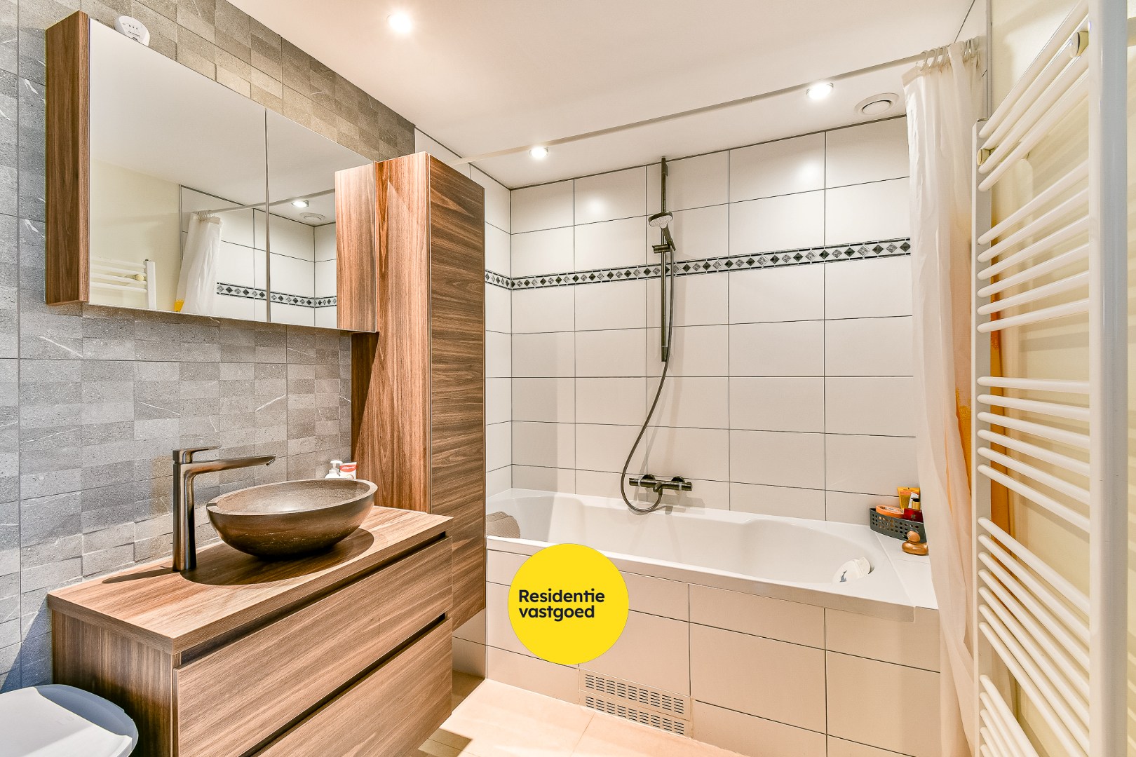 Instapklaar duplexappartement met 3 slaapkamers op rustige en centrale ligging te Lombardsijde 