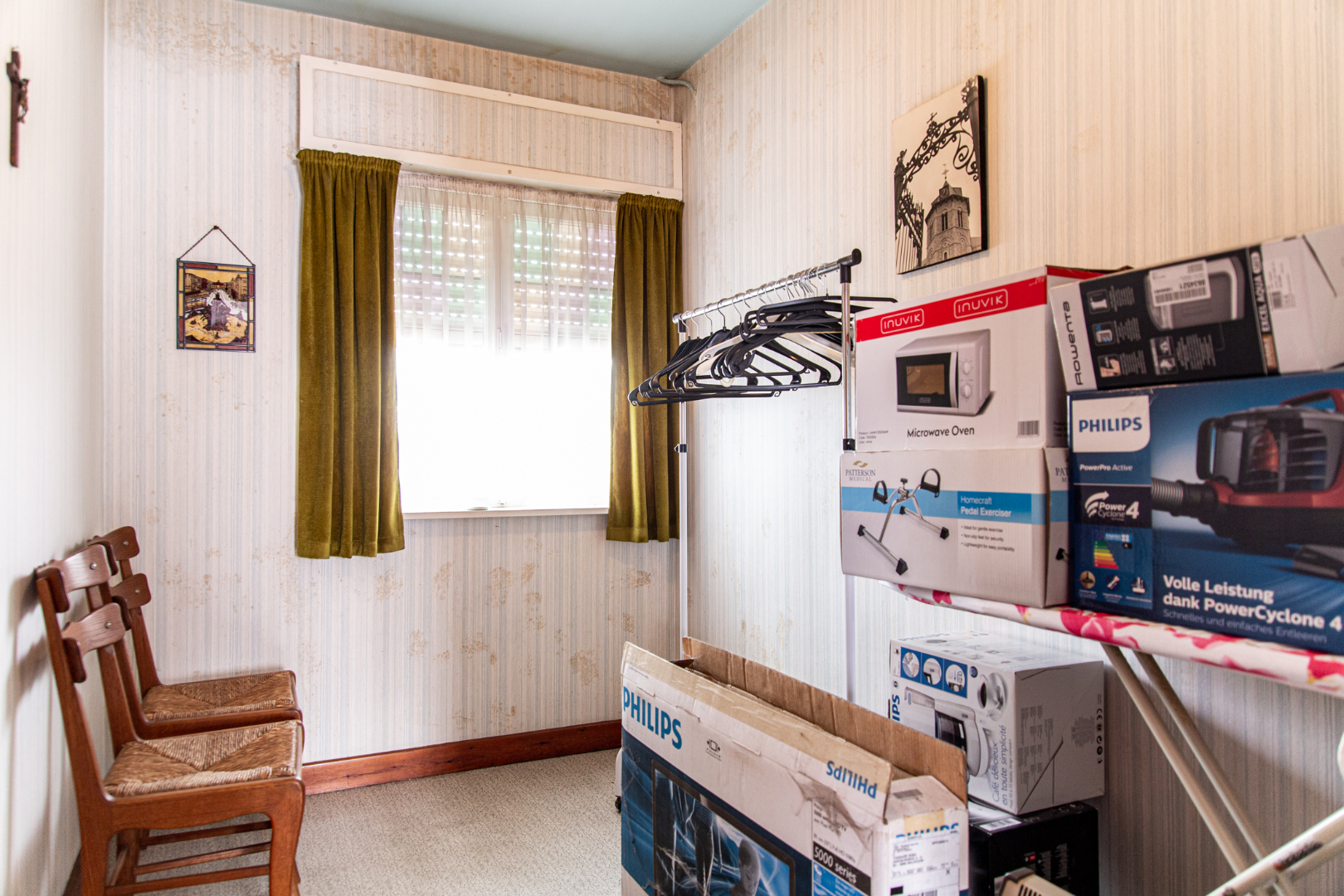 Op te frissen HoB met 3 slpks, rustig gelegen te Adegem 