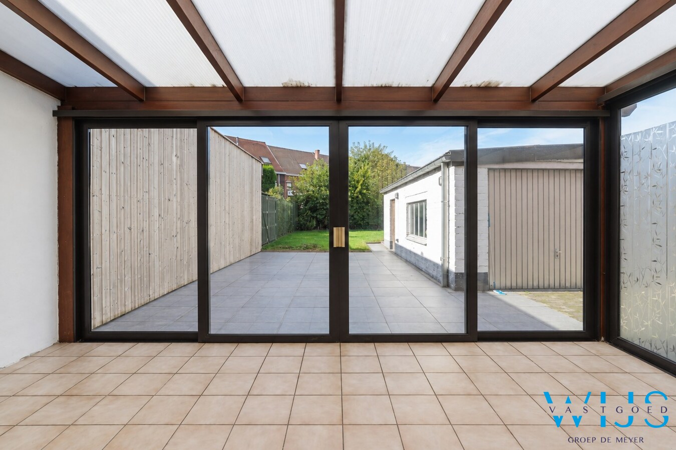 Gerenoveerde woning met diepe tuin en garage in Zelzate 