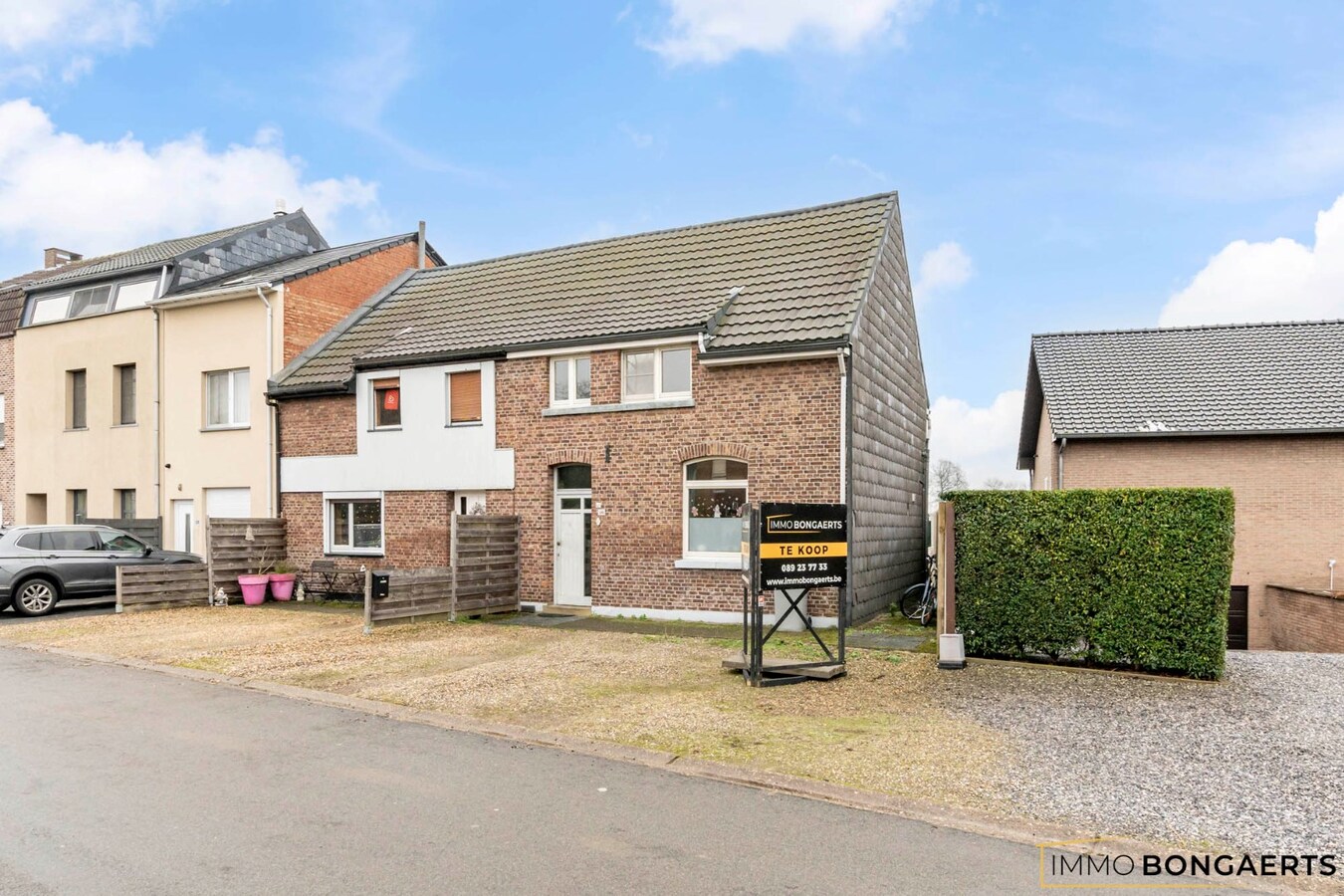 Instapklare woning met  garage en twee slaapkamers in Maasmechelen 