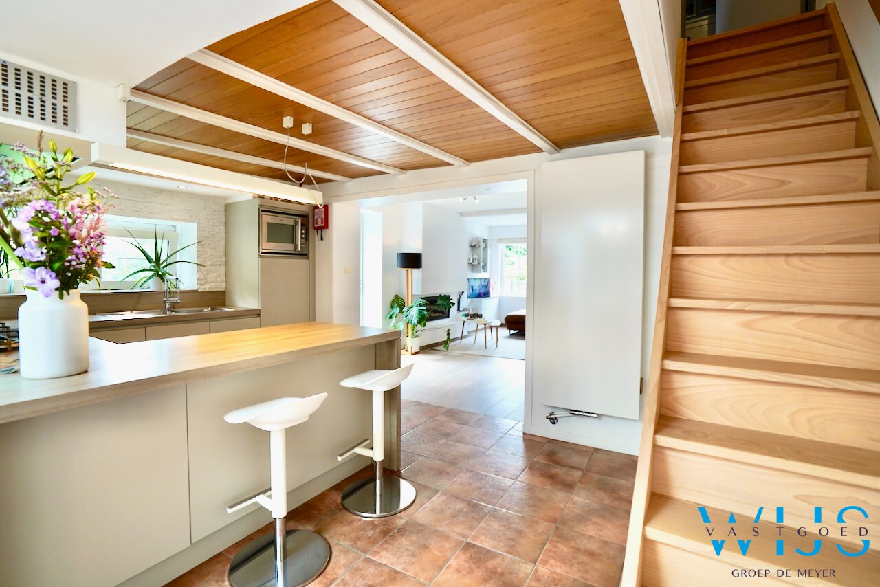 Instapklaar woonhuis met 3 slaapkamers en garage te Boekhoute ! 