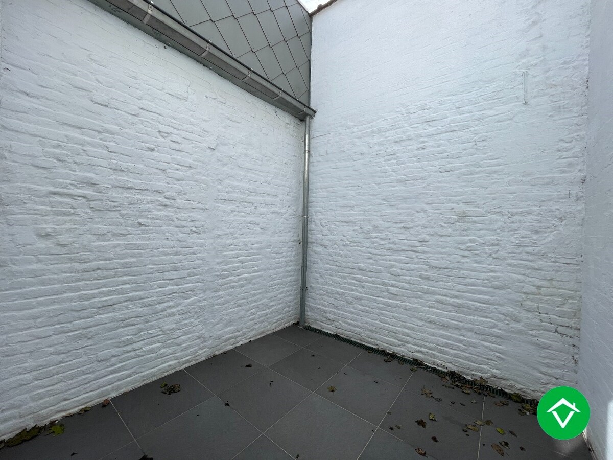 Centraal gelegen handelspand (129m²) in het centrum van Roeselare 