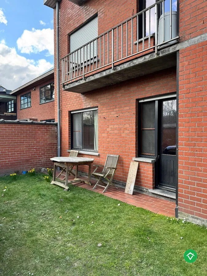 Appartement met 2 slaapkamers en garage in centrum Koekelare 