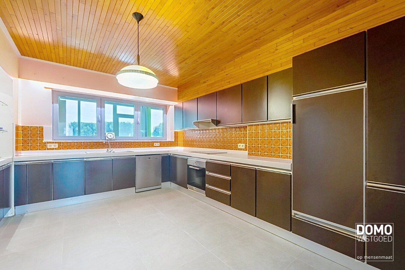 Ruime woning met weiland te koop te Alken 