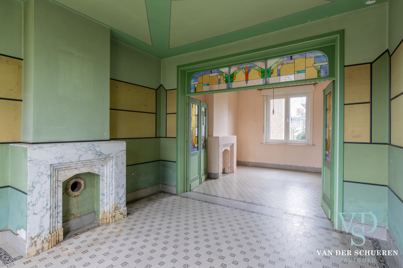 Statige herenwoning met potentieel ! 