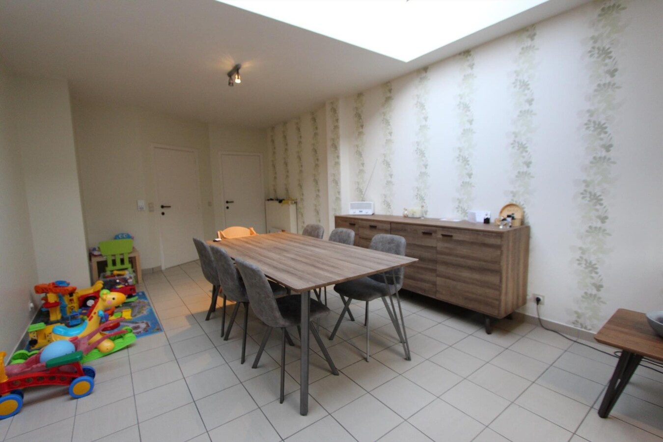 Gelijkvloers appartement met 2 slaapkamers en garage te Handzame 