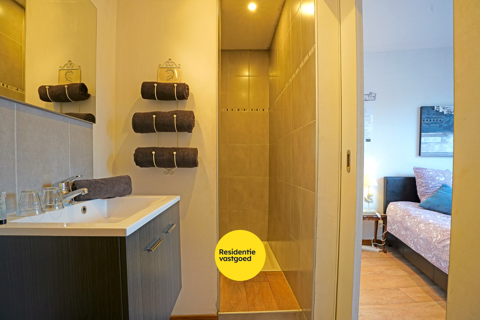 Instapklare halfopen bebouwing (2009) te Ramskapelle op 244 m². 