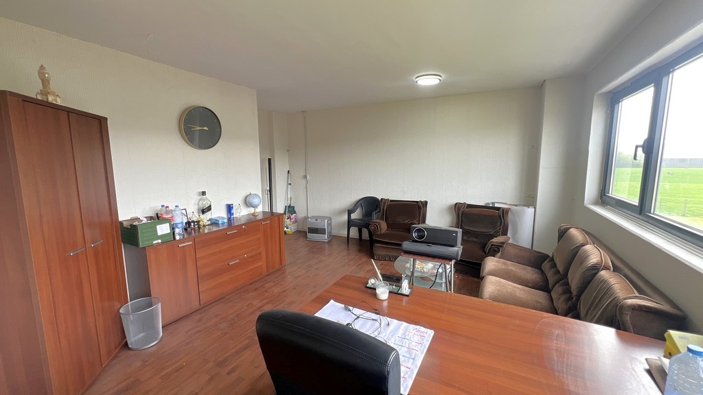 Bedrijfsunits te huur vlakbij Ovaal van Wippelgem in Evergem