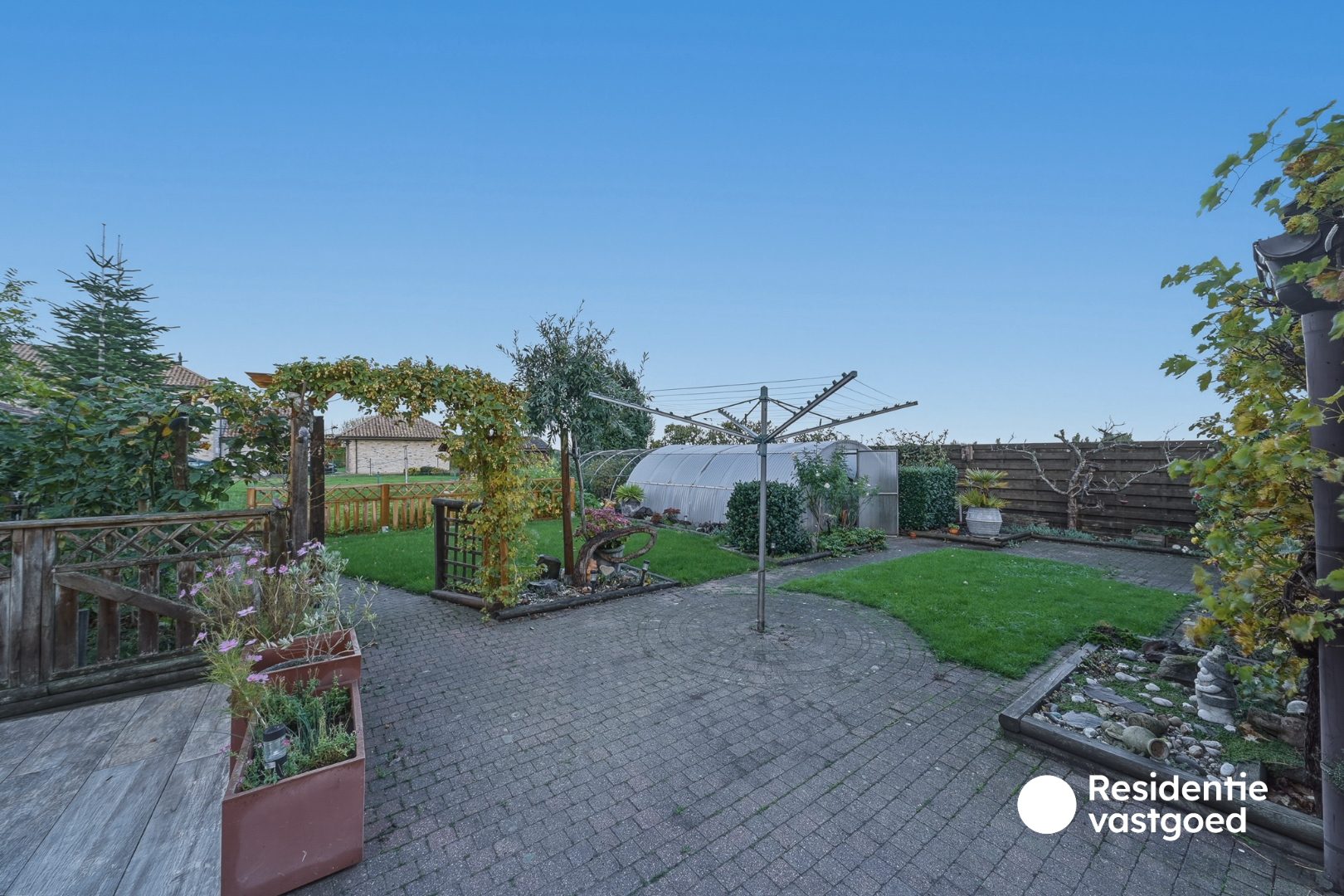 Ruime alleenstaande woning met 3 slaapkamers, veranda en garage in Oudenburg 