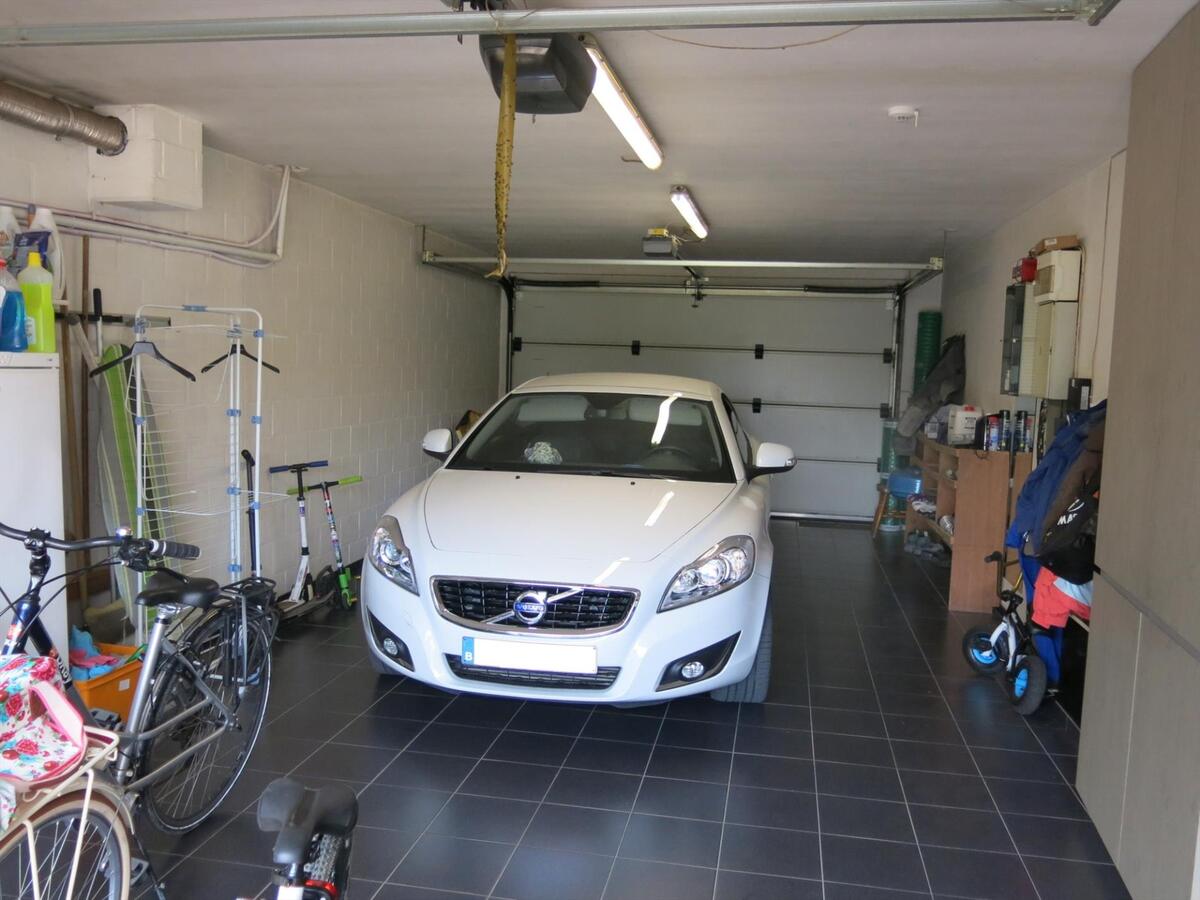 Uitzonderlijk ruime woning met prachtige zongerichte tuin 