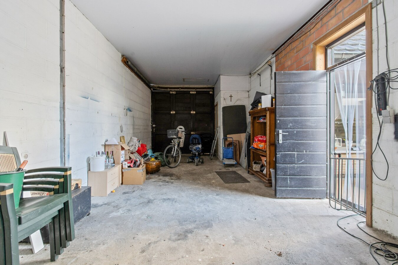 Verassend ruime woning met ruime werkplaats/garage te Houthulst 
