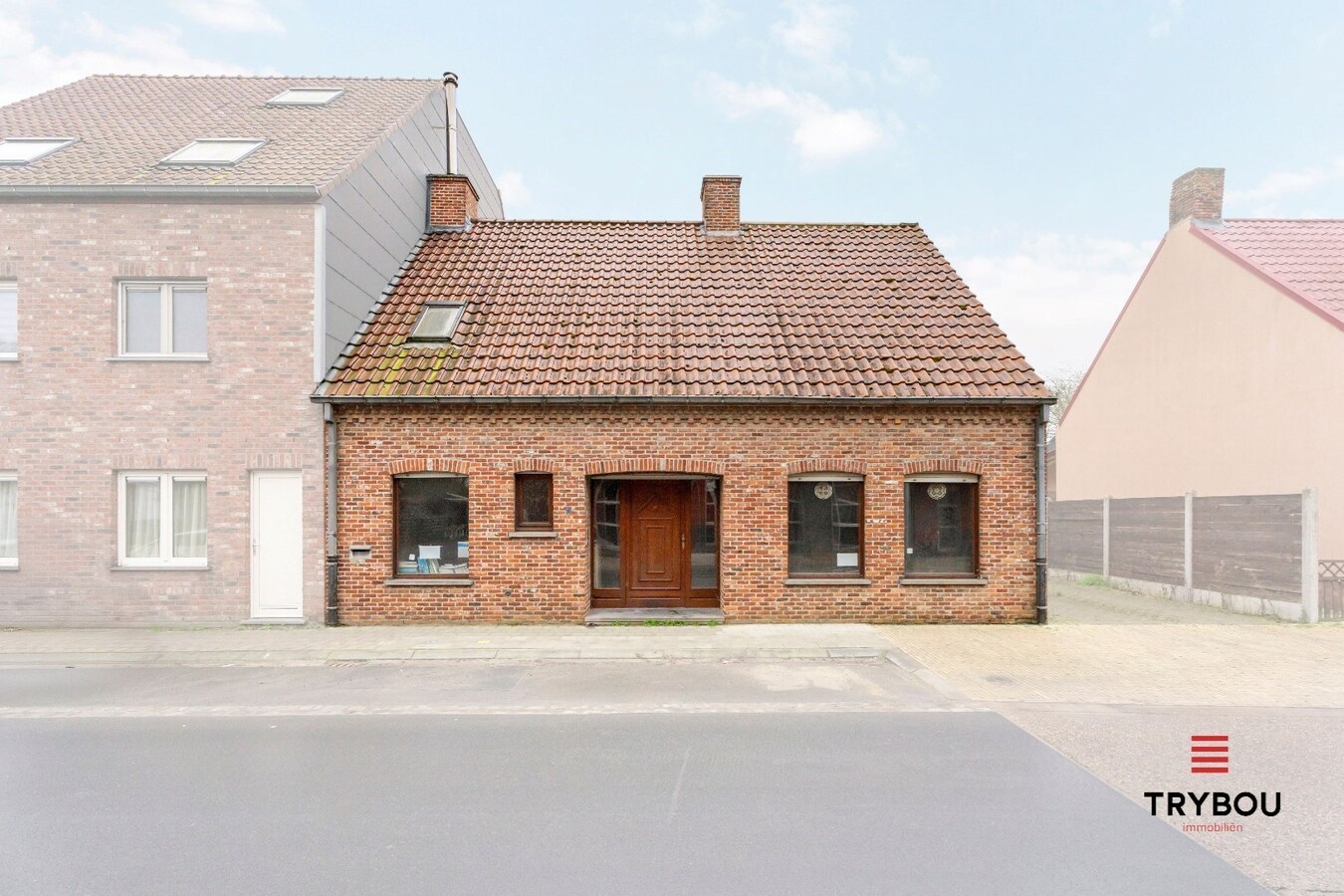 Ruime woning op ruim perceel grond in Centrum Houthulst 