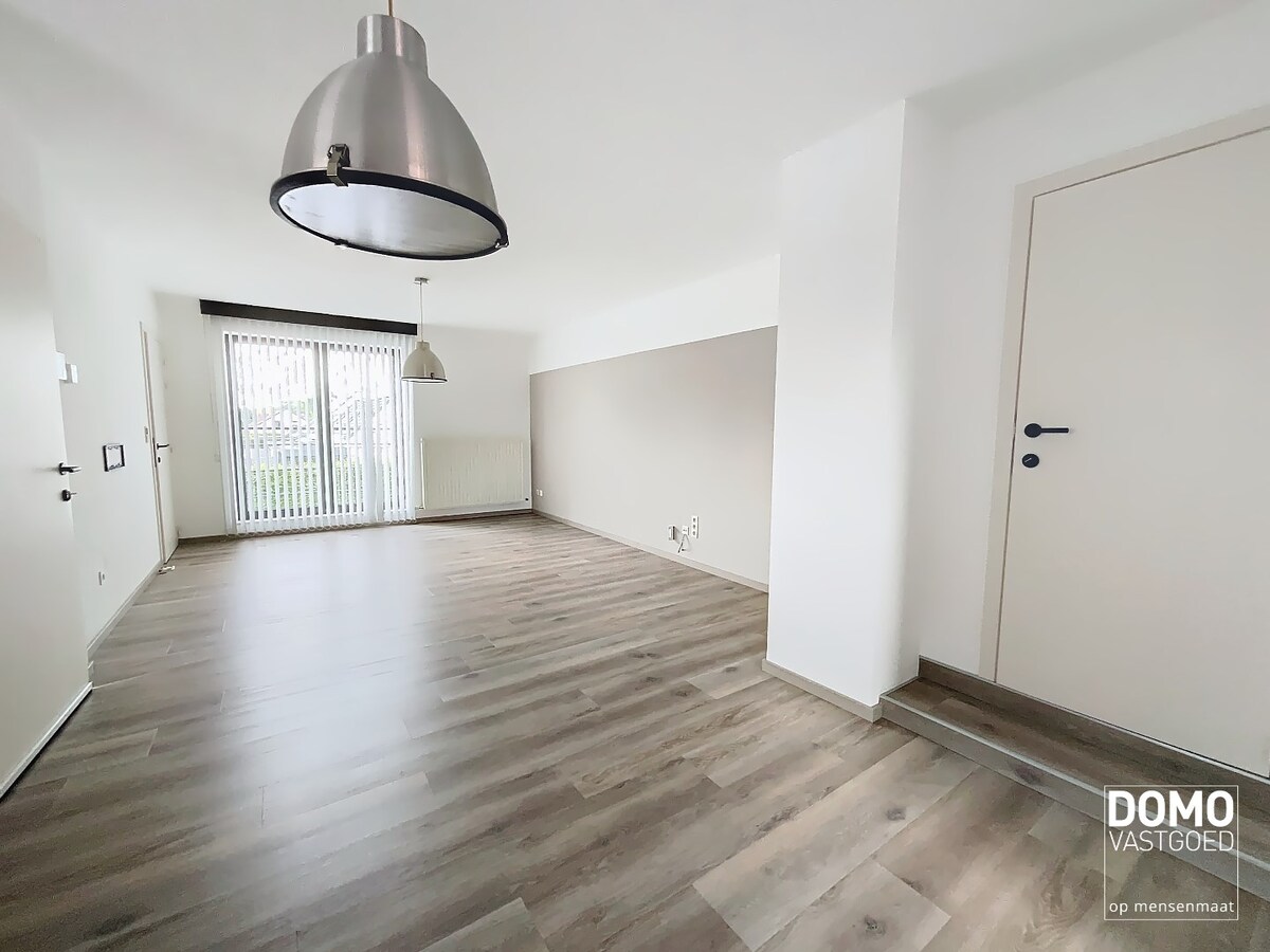 DUPLEX APPARTEMENT MET 2 SLAAPKAMERS EN 2 GARAGES TE DIEPENBEEK 