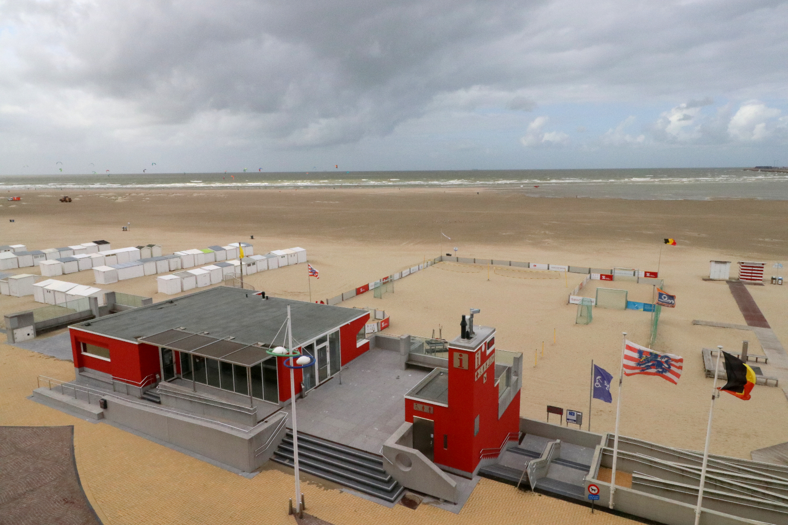 Mooie instapklare studio met zeezicht 