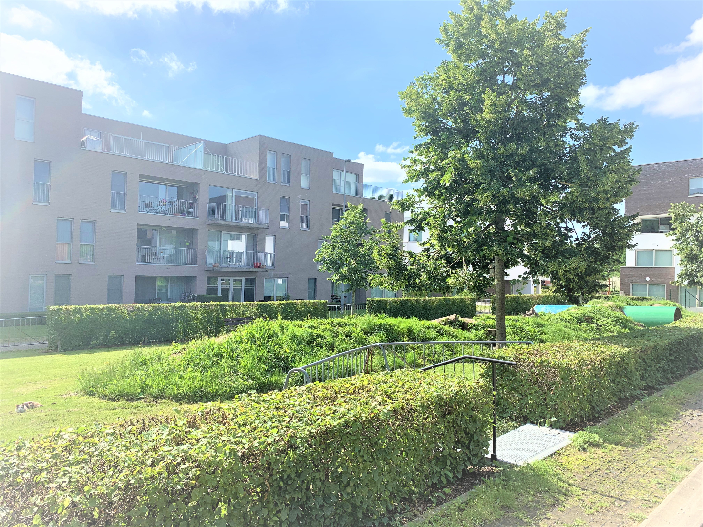 Halfopen woning met 3 slaapkamers &amp; zuidgerichte tuin 