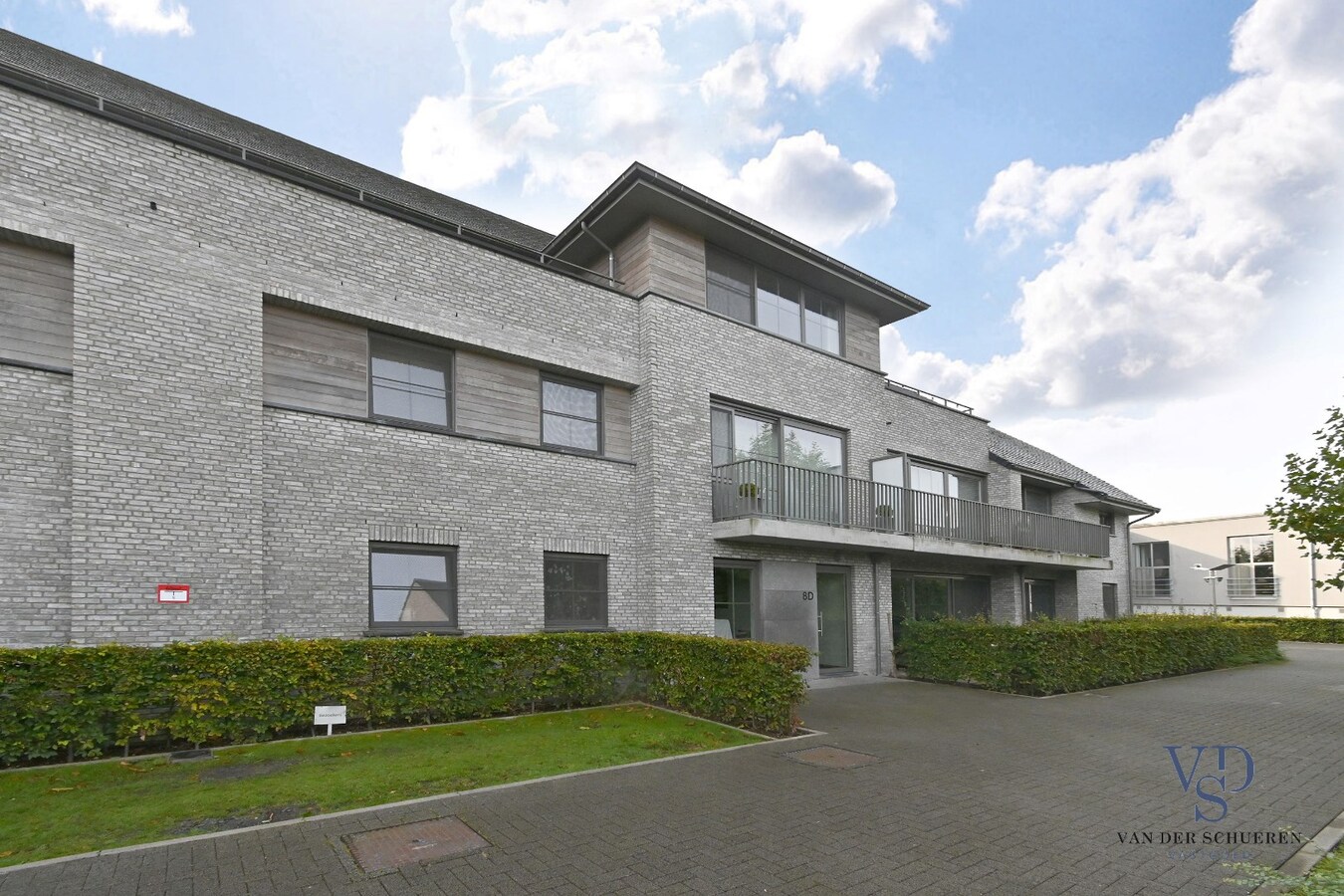 Luxueus, tijdloos wonen in Dikkelvenne. 