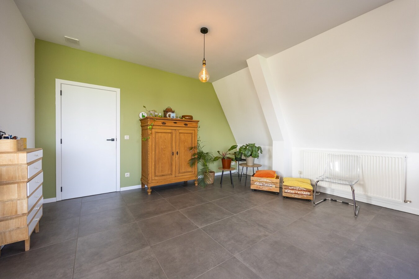 Prachtig, energiezuinig dak appartement met 3 slaapkamers, terras en carport 