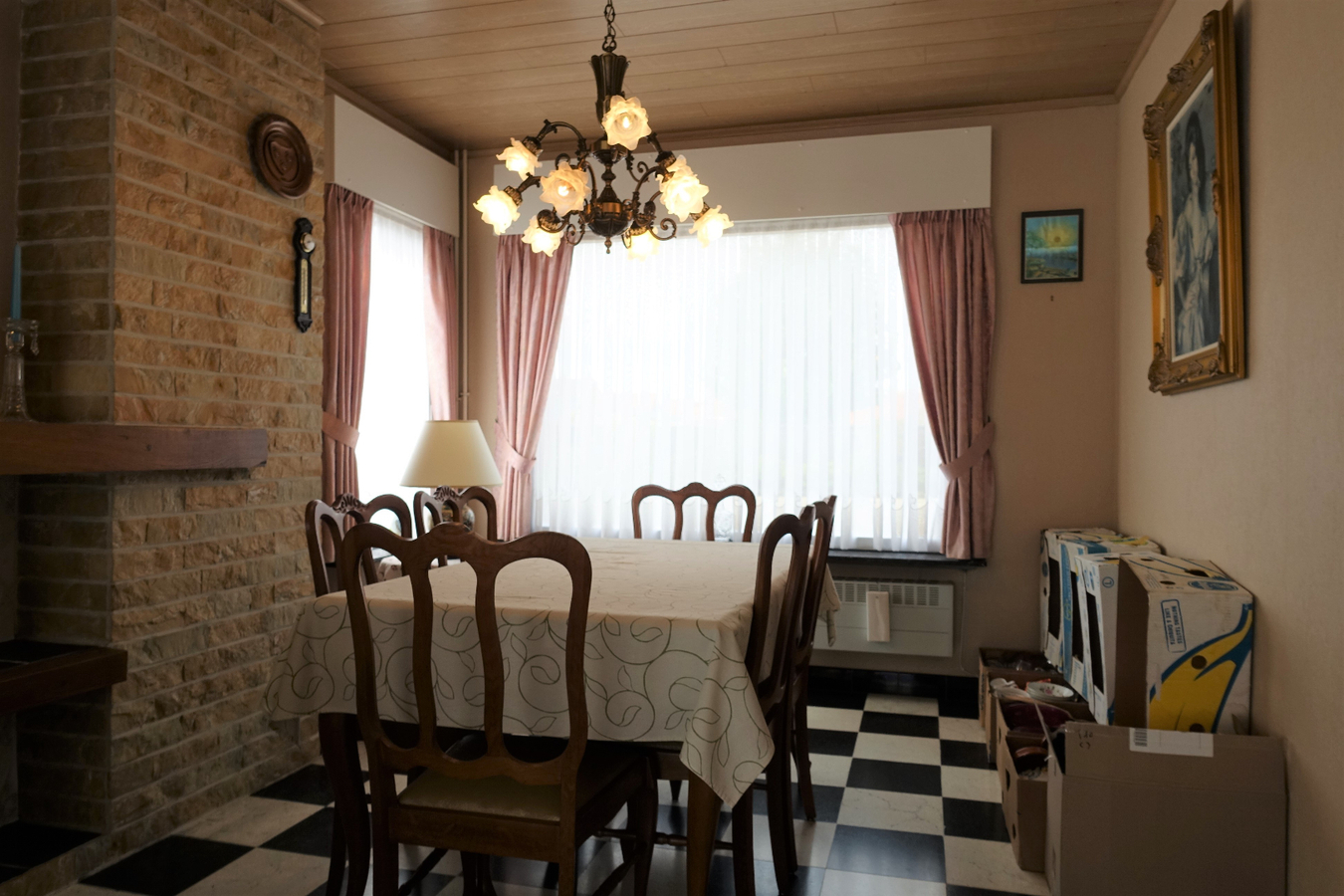 Karaktervolle villa met grote tuin op unieke locatie 