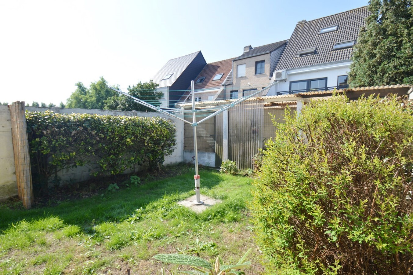 Te renoveren, gelijkvloers appartement met tuin - Knokke 